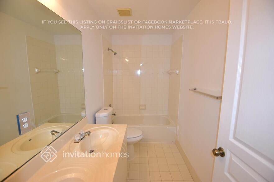 Building Photo - 5301 Island Gypsy Dr