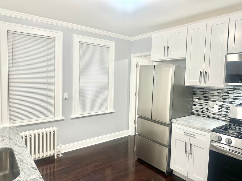 Building Photo - 67 Tremont Ave