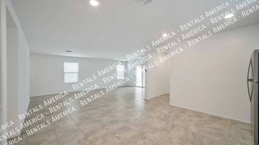 Building Photo - 7936 S Golden Bell Dr