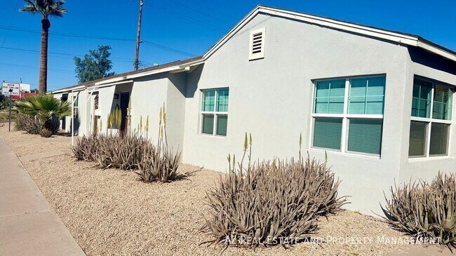 Building Photo - 1505 N 15th Ave