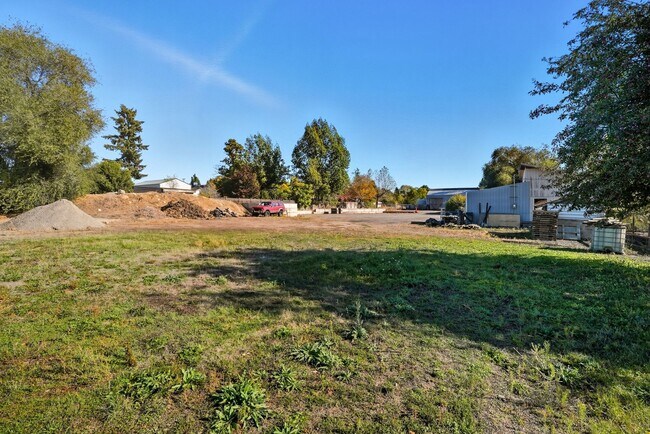 Building Photo - 12707 E Main Ave