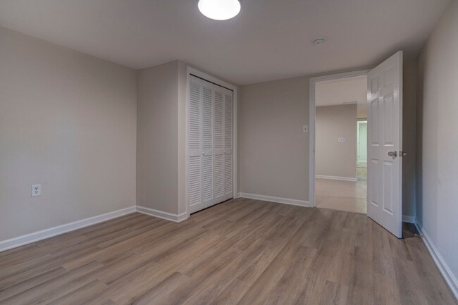 Building Photo - 507 Stonegate Dr