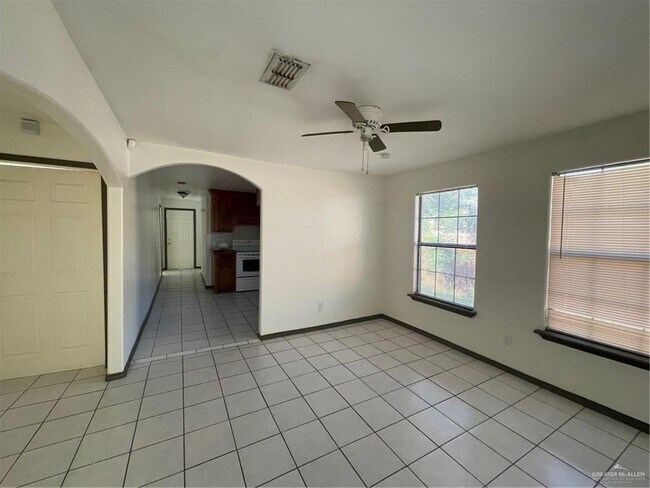 Building Photo - 313 N 17th St