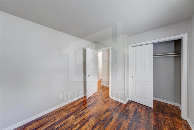 Building Photo - 3305 N Whittier Pl