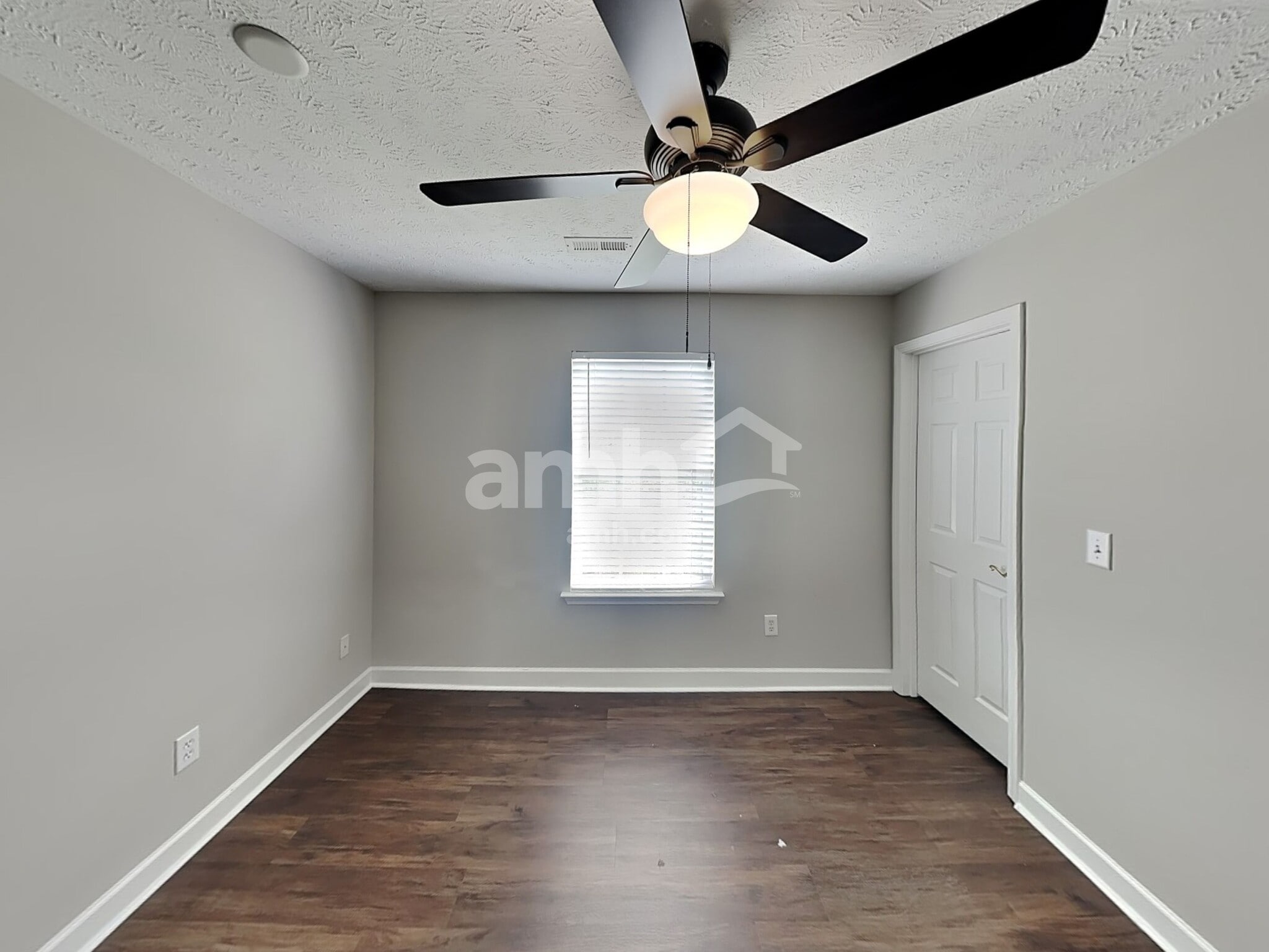 Building Photo - 102 Baker Springs Ln