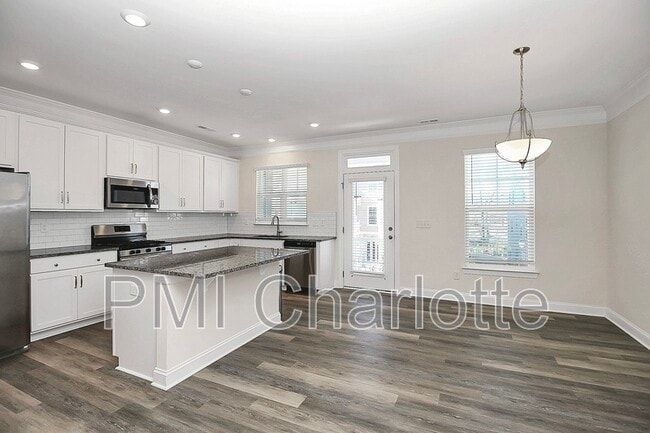 Building Photo - 10436 Glenmere Crk Cir