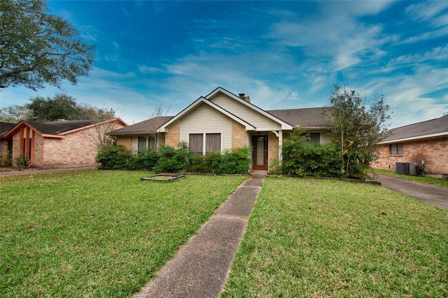 Building Photo - 21402 Park York Dr