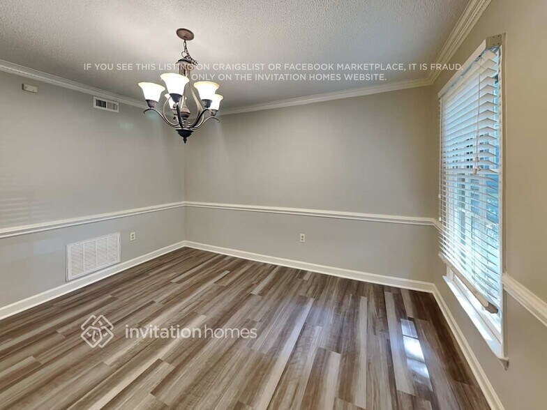 Building Photo - 5601 Flagstop Ct