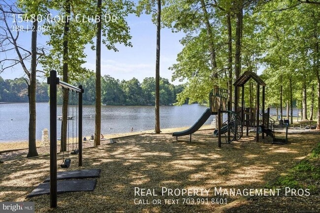Building Photo - 15480 Golf Club Dr