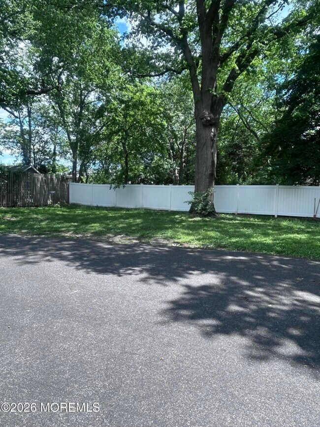 Building Photo - 589 Herbertsville Rd