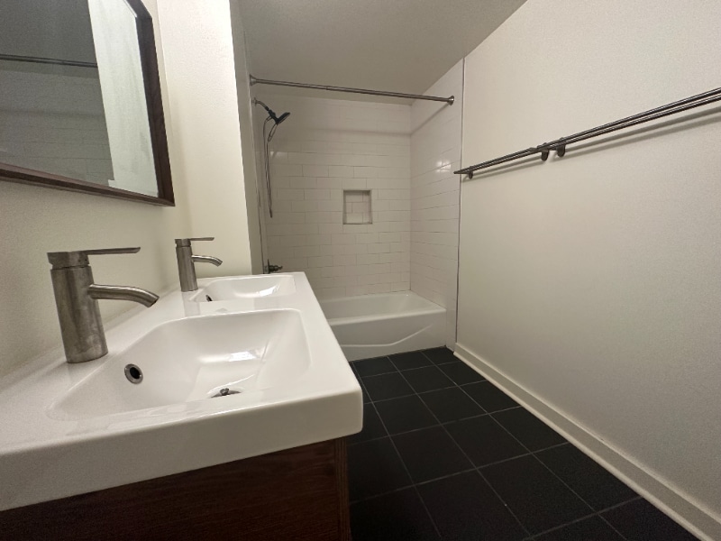 Building Photo - 1401 Scott St