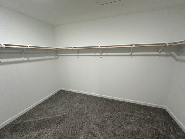 Building Photo - 1704 Bullock Dr
