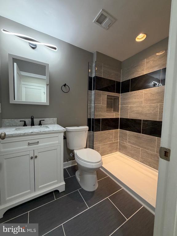 Building Photo - 7704 Water St