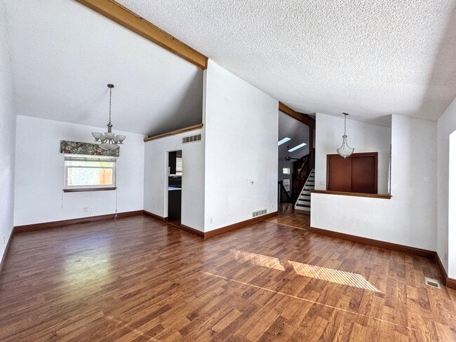 Building Photo - 18203 E Berry Dr