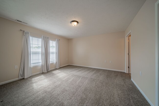 Building Photo - 6535 Bayside Dr