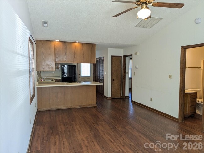 Building Photo - 119 Birdie Ct