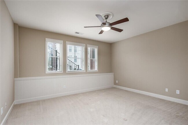 Building Photo - 528 Twinrose Way