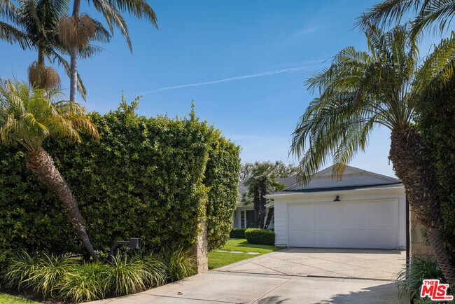 Building Photo - 1132 Napoli Dr