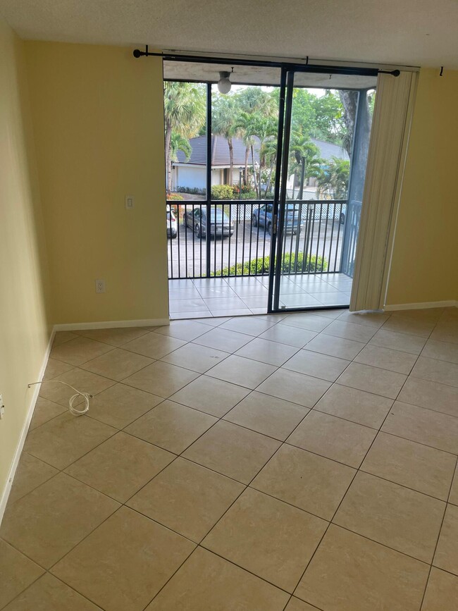 Building Photo - 5530 NW 44th St