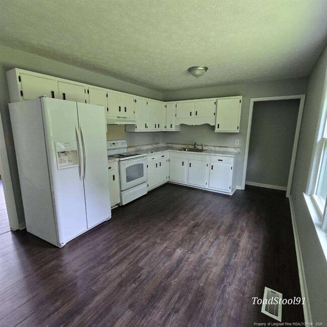 Building Photo - 6512 Kemper Ct