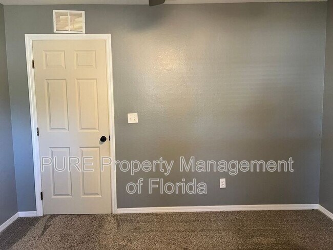 Building Photo - 112 Pecan Run