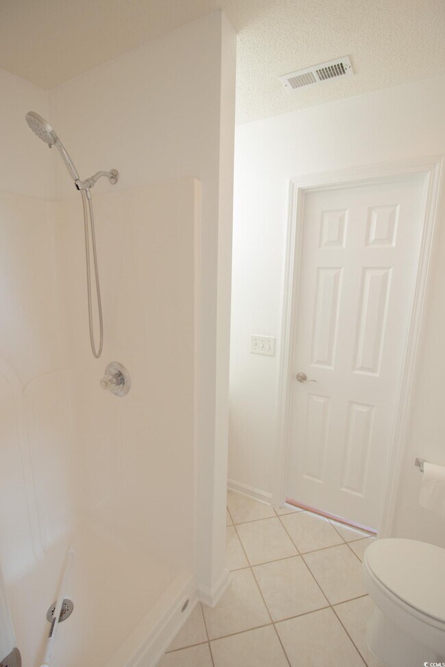 Building Photo - 9490 Leeds Cir