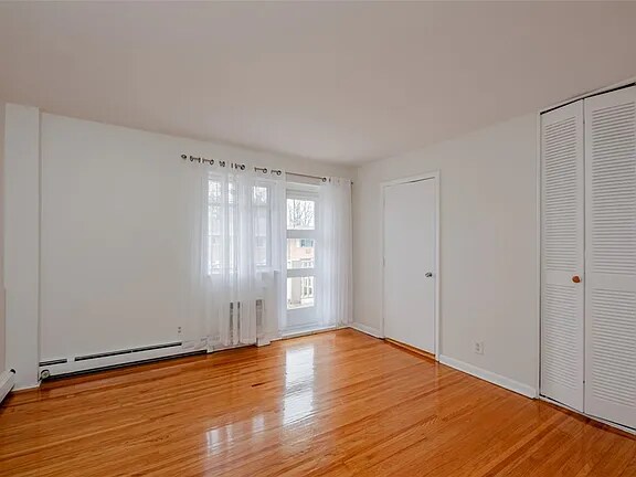 Building Photo - 2456 East Ave