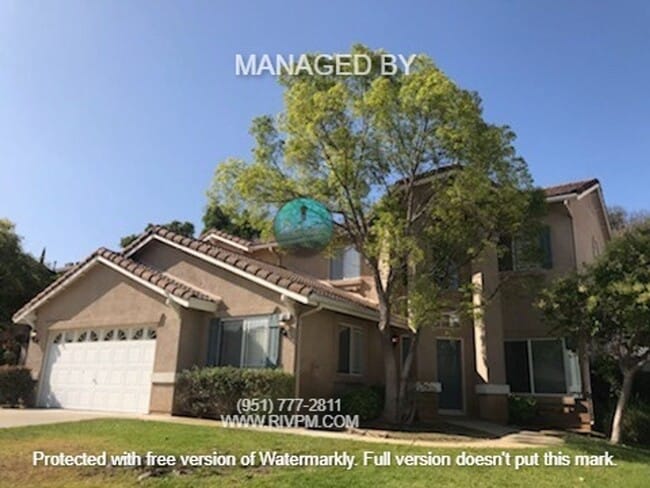 Building Photo - Nestled in the hills of Corona!