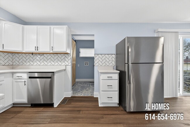 Building Photo - 512 Larcomb Ave