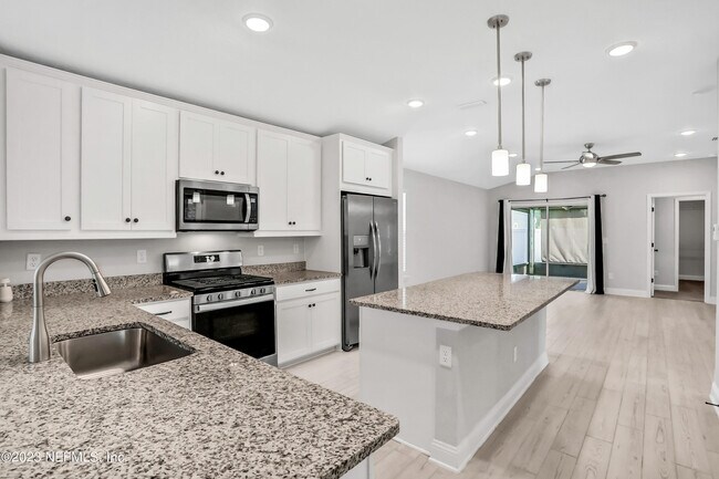 Building Photo - 212 Ruskin Dr