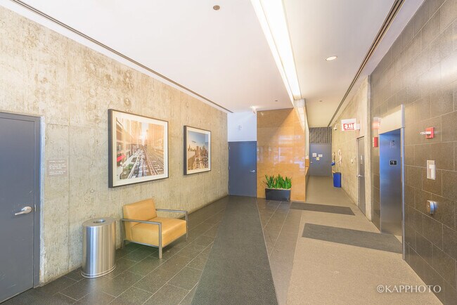 Building Photo - 1620 S Michigan Ave