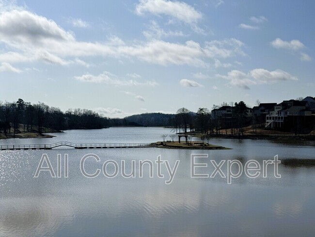 Building Photo - 6651 Rivergreen Rd