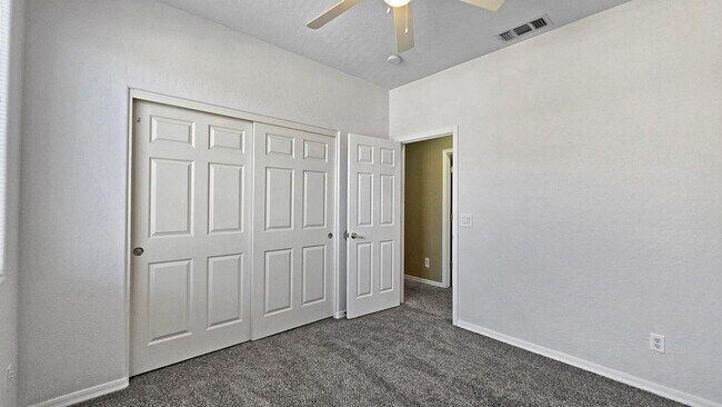 Building Photo - 14488 W Weldon Ave