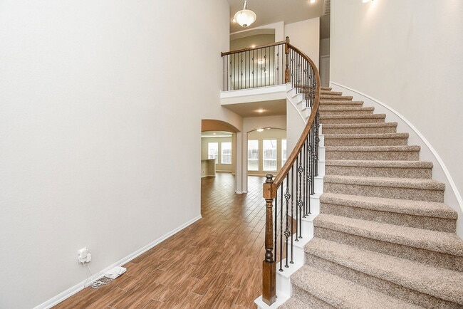 Building Photo - 4442 Buentello Dr