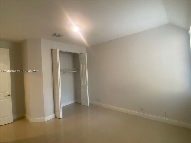 Building Photo - 1605 Passion Vine Cir