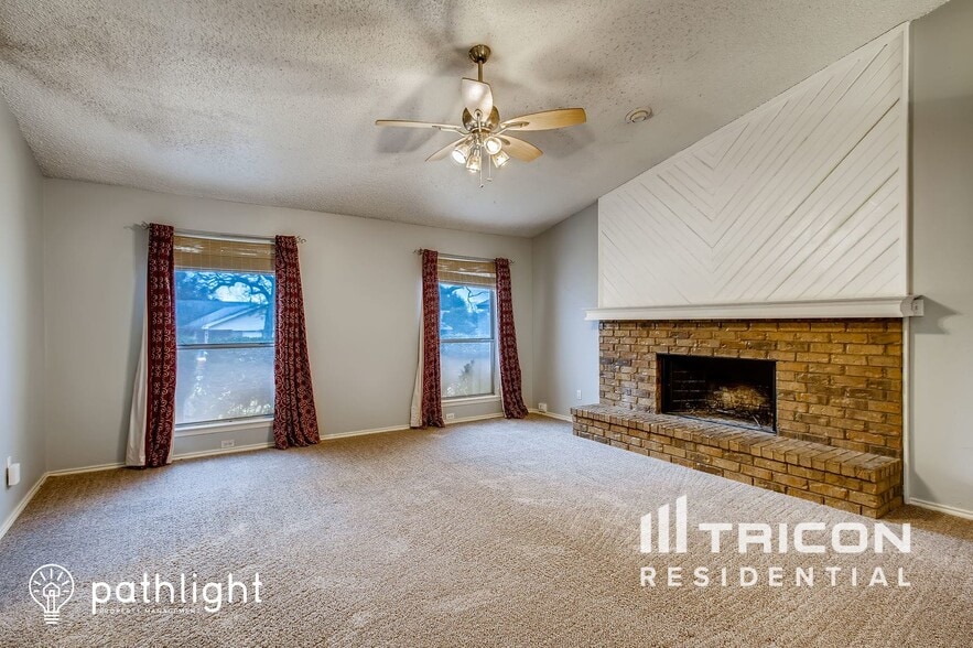 Building Photo - 5705 Teal Ridge Dr