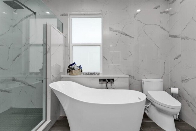 Building Photo - 276 Lewis Cir