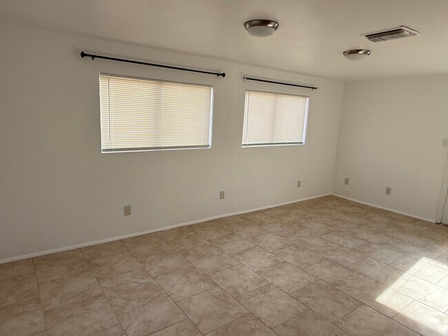 Building Photo - 7234 E Beverly Dr