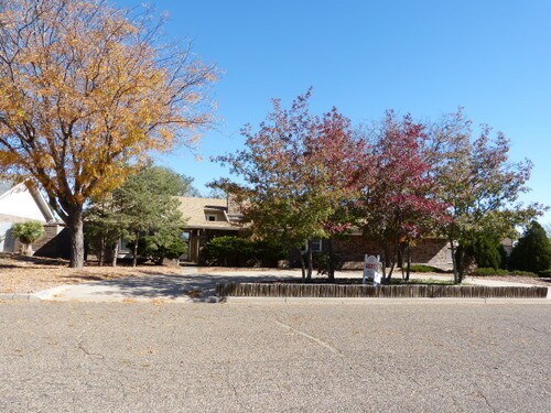 Primary Photo - Large Home!