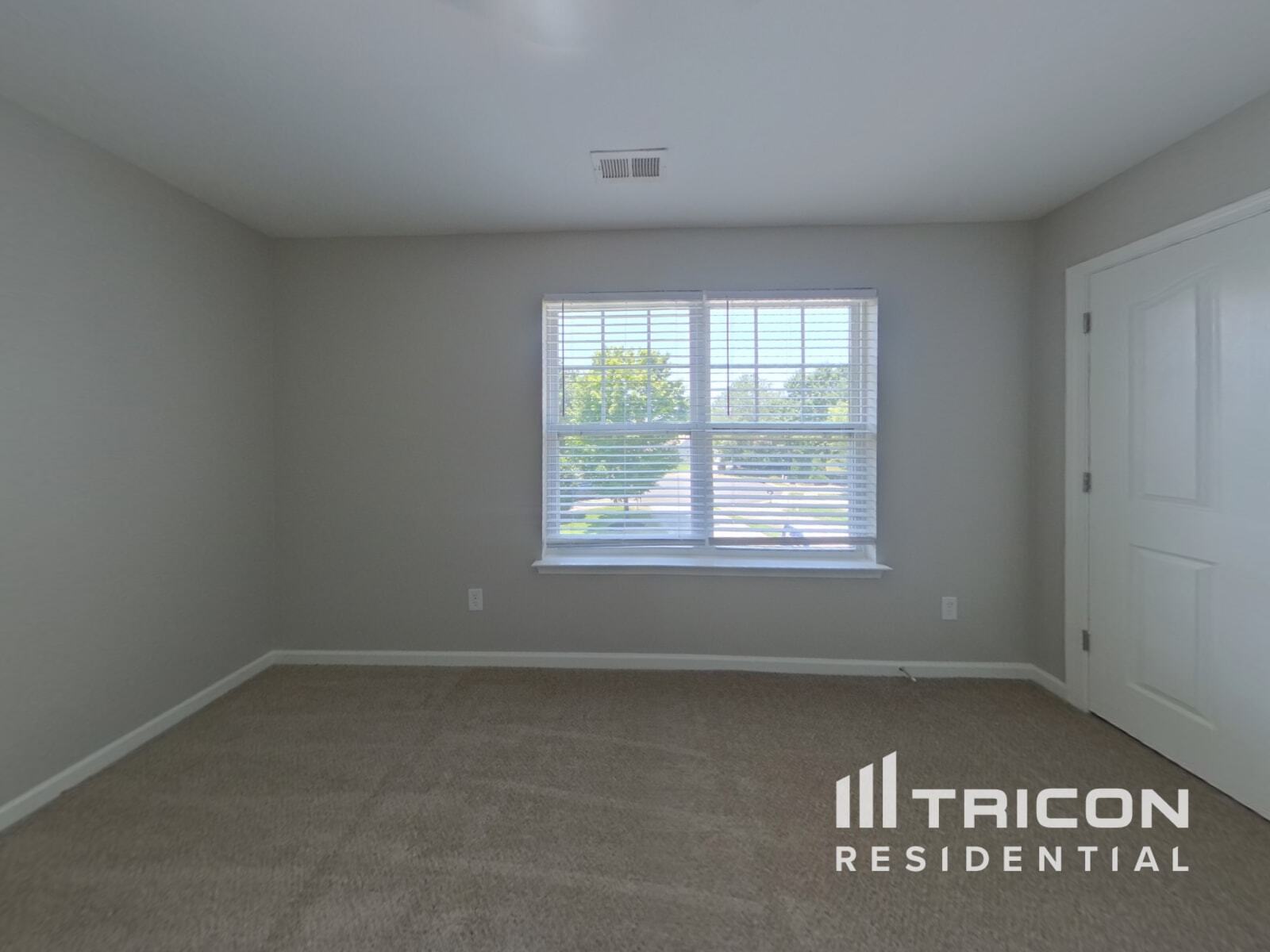 Building Photo - 10629 Mountain Springs Dr