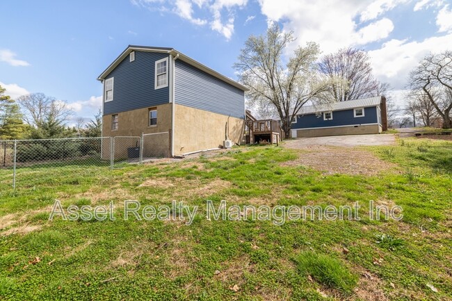 Building Photo - 4143 W Beaver Creek Dr