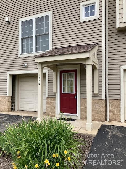 Building Photo - 1023 Bluestem Ln