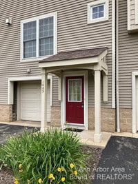 Building Photo - 1023 Bluestem Ln