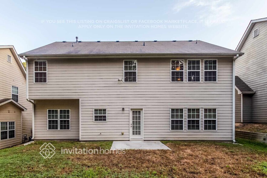 Building Photo - 2570 Freemont St