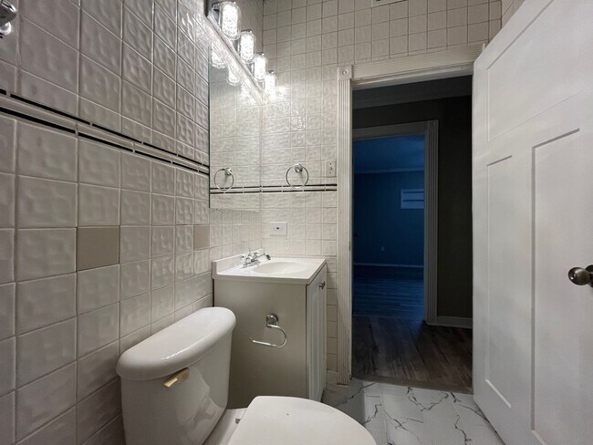 Building Photo - 3309 Mahan Dr