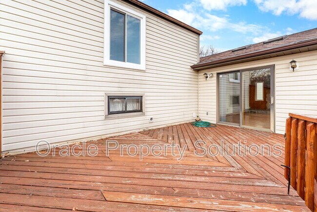 Building Photo - 6634 Dovecote Dr