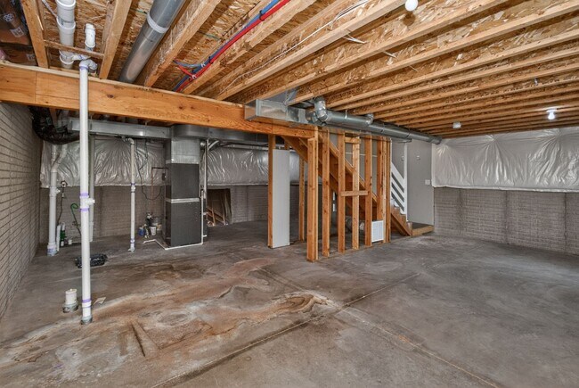 Building Photo - ALTOONA GEM!! 3 Bedroom, 2 Bathroom Home in Altoona!