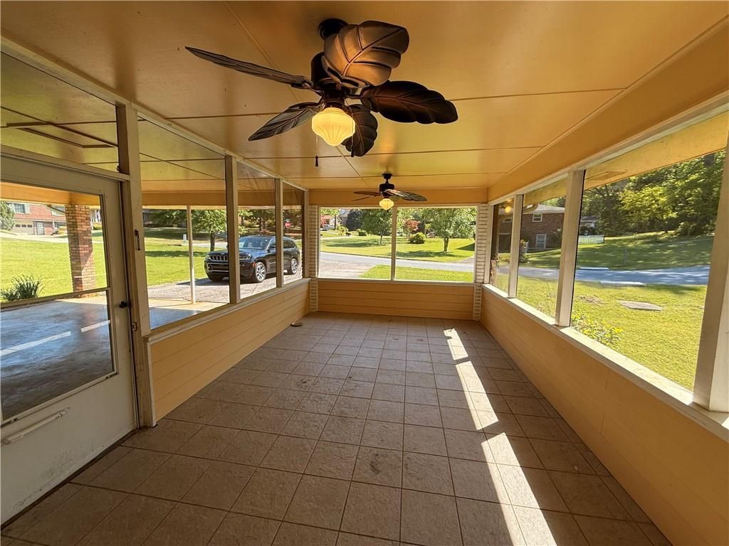 Building Photo - 1395 Siesta Ln