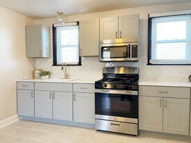 Building Photo - 500 5th St