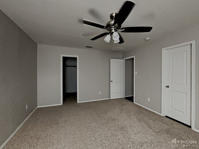 Building Photo - 747 Myrtle Ln